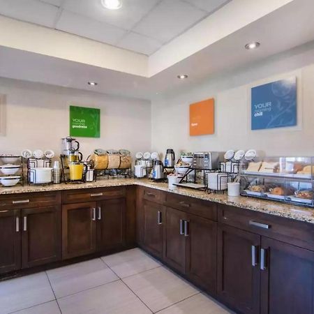 Comfort Inn & Suites South YYC Exteriér fotografie