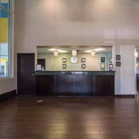 Comfort Inn & Suites South YYC Exteriér fotografie