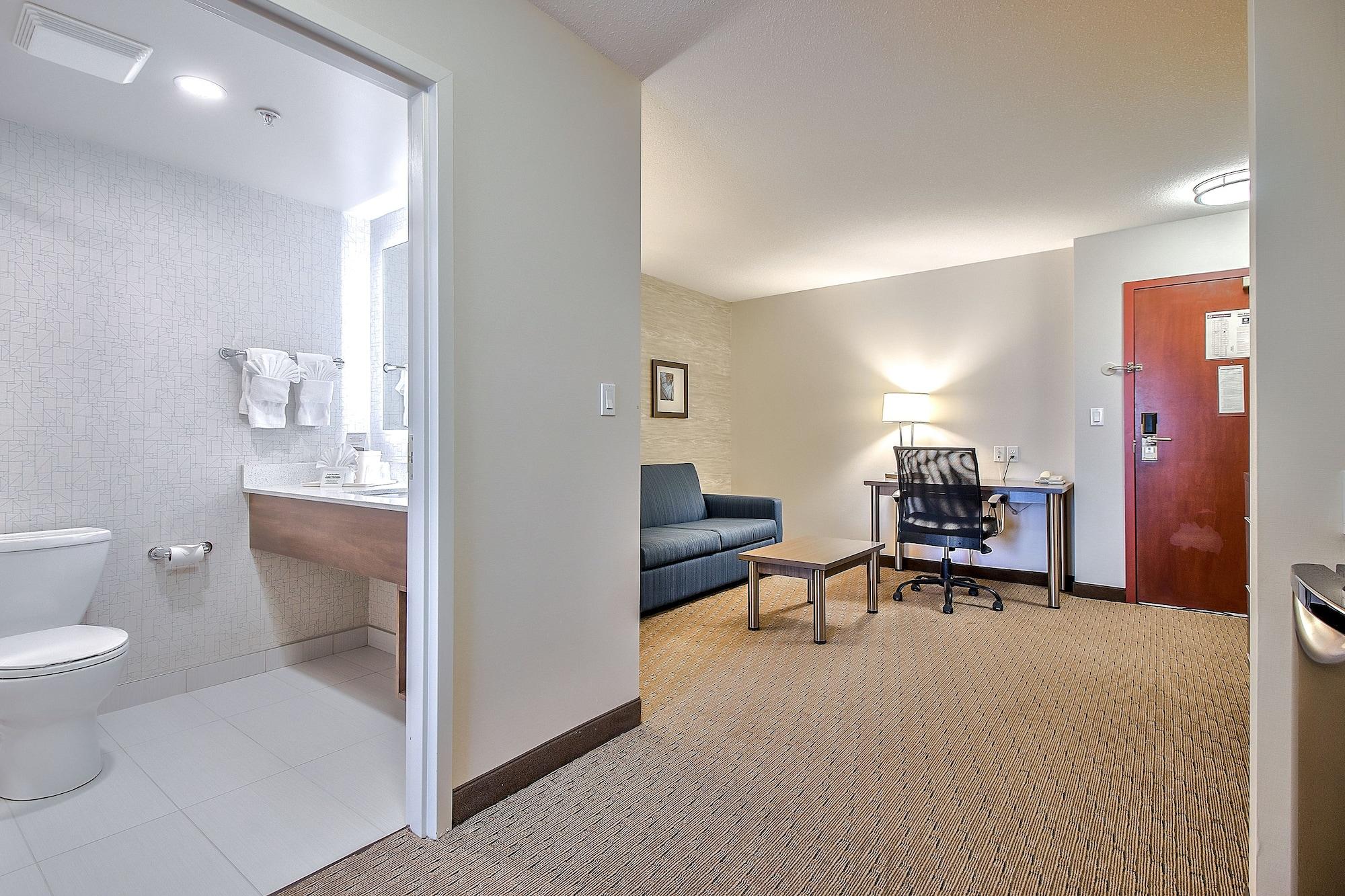 Comfort Inn & Suites South YYC Exteriér fotografie