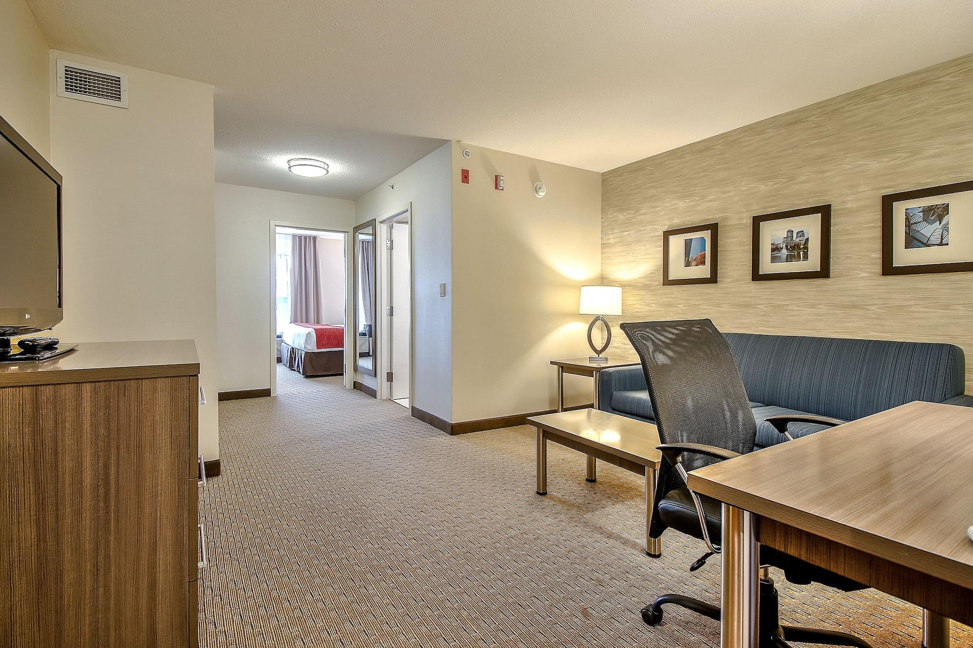 Comfort Inn & Suites South YYC Exteriér fotografie