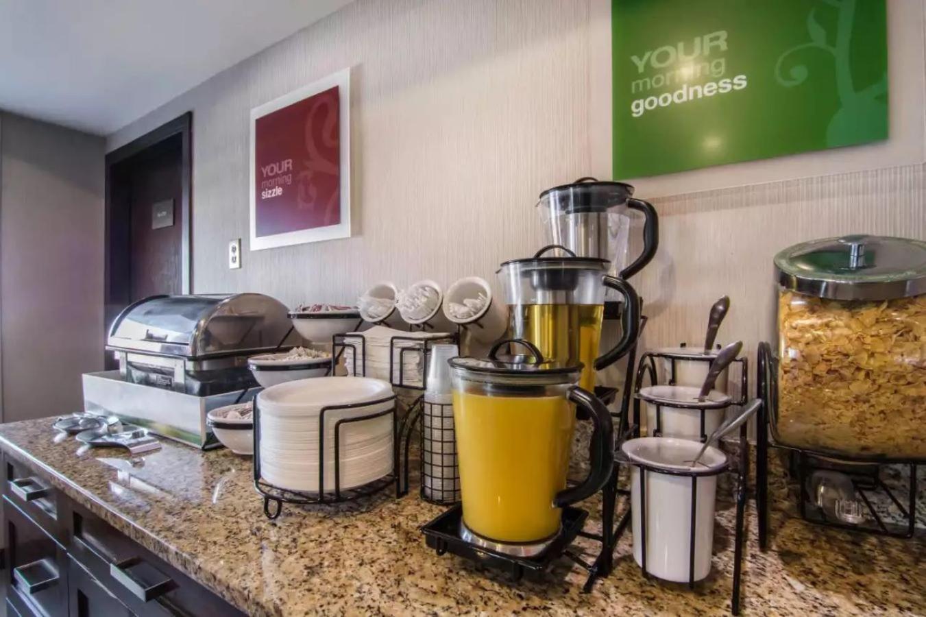 Comfort Inn & Suites South YYC Exteriér fotografie