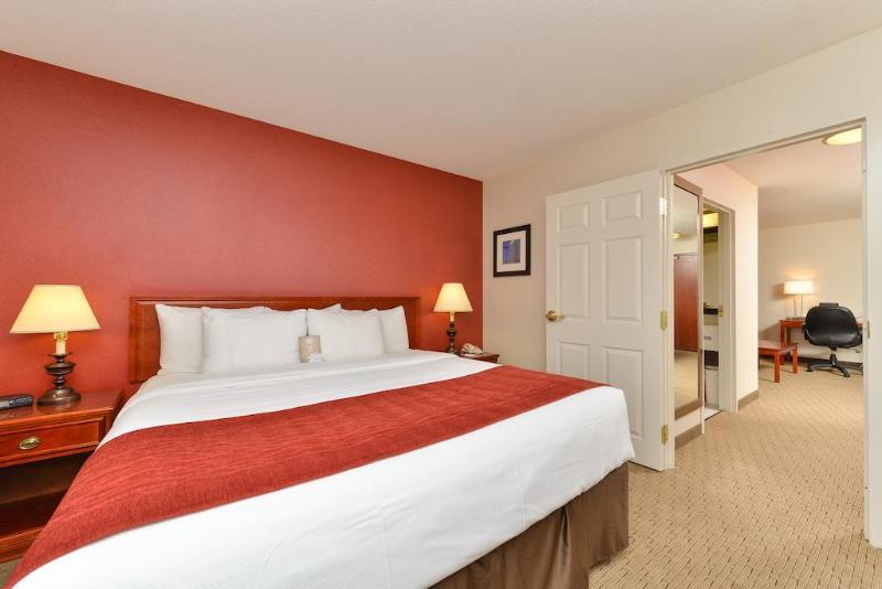 Comfort Inn & Suites South YYC Exteriér fotografie