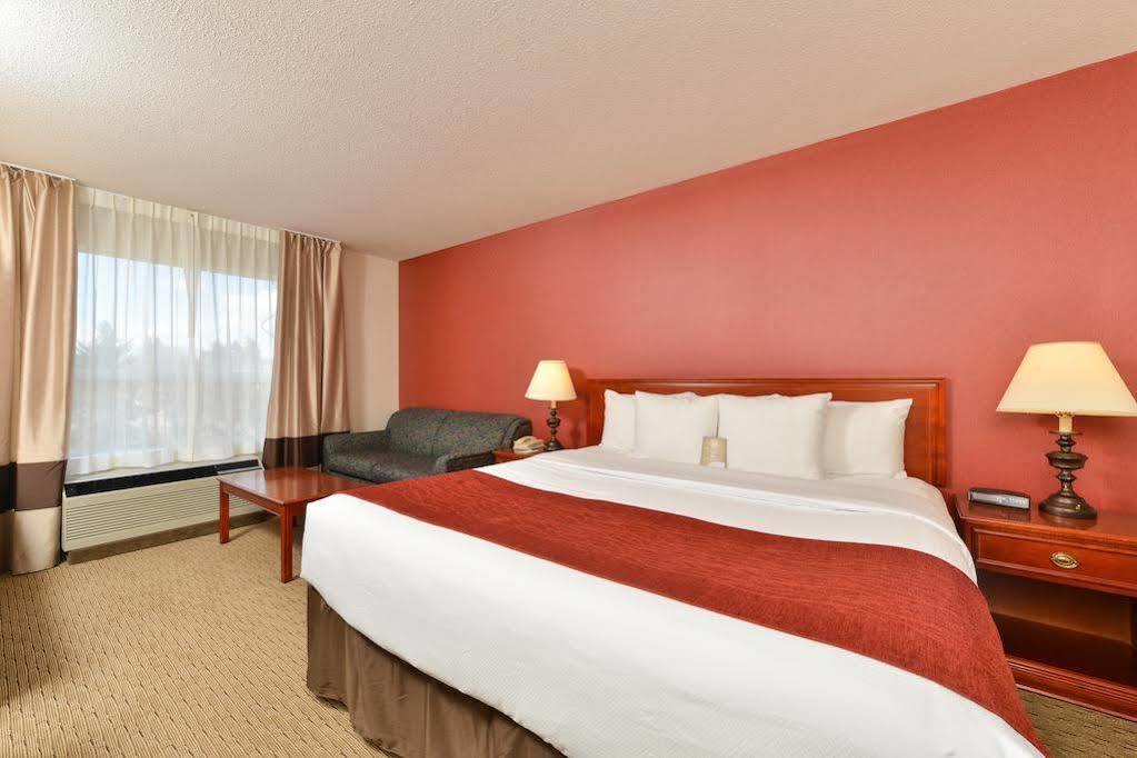 Comfort Inn & Suites South YYC Exteriér fotografie