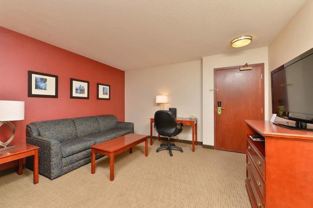 Comfort Inn & Suites South YYC Exteriér fotografie