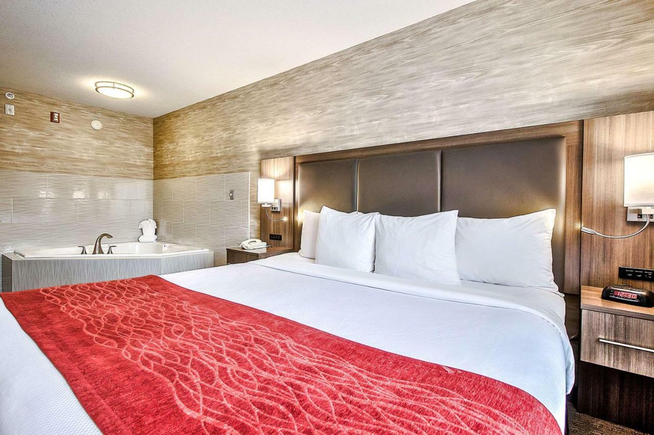 Comfort Inn & Suites South YYC Exteriér fotografie