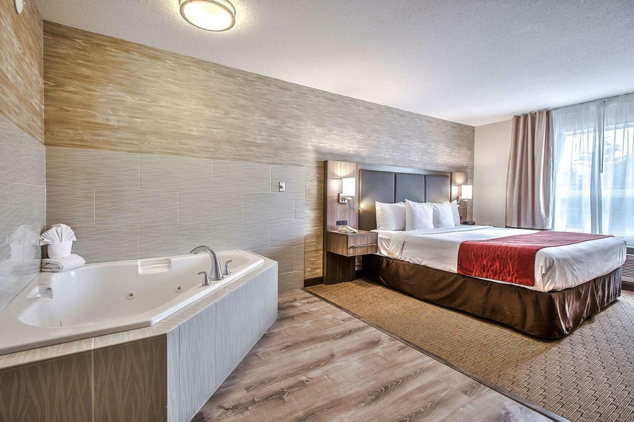 Comfort Inn & Suites South YYC Exteriér fotografie